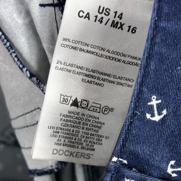 Dockers Blue and white anchor patterned shorts with pockets - Picture 7 of 10